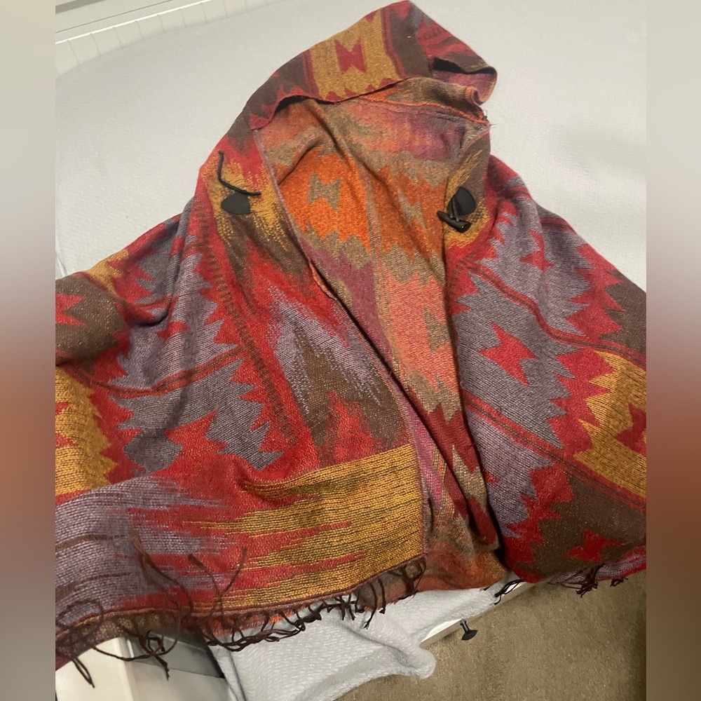 Poncho. Wool.